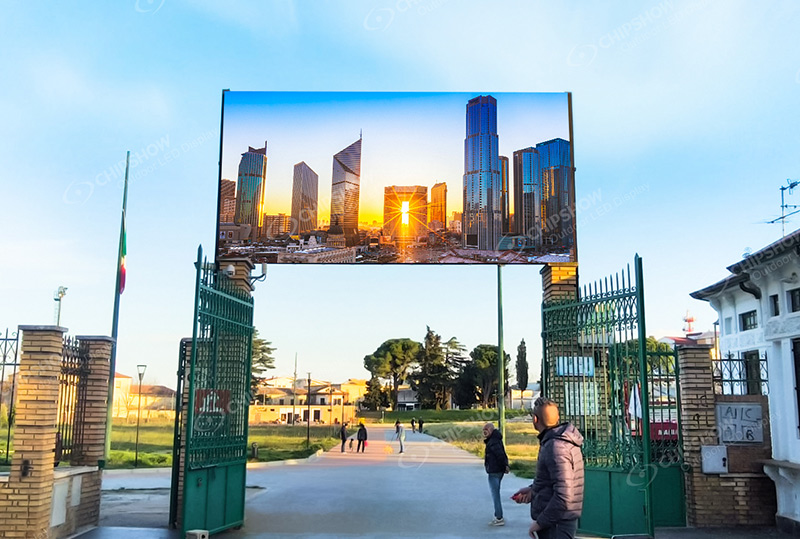 Estudio de caso de proyecto de pantalla de publicidad/pantalla de alquiler para exteriores P3.91 ubicado en un parque en Italia
